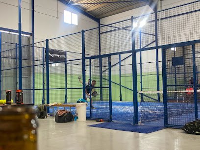 Pádel Indoor PYT Fran y Chemi Fuerteventura