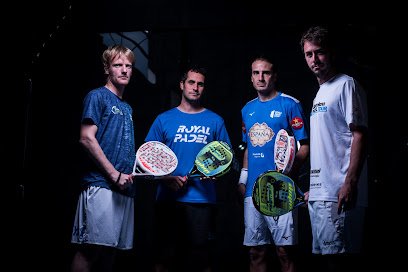 ROYAL PÀDEL - Palas de padel de alta gama. Paleteros, fundas y ropa.